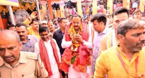 उप मुख्यमंत्री श्री केशव प्रसाद मौर्य विंध्यवासिनी धाम में माता के दर्शन करते हुए