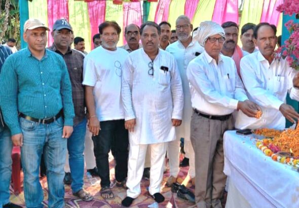 त्रिभुवन दत्त शोक संवेदना व्यक्त करते हुए