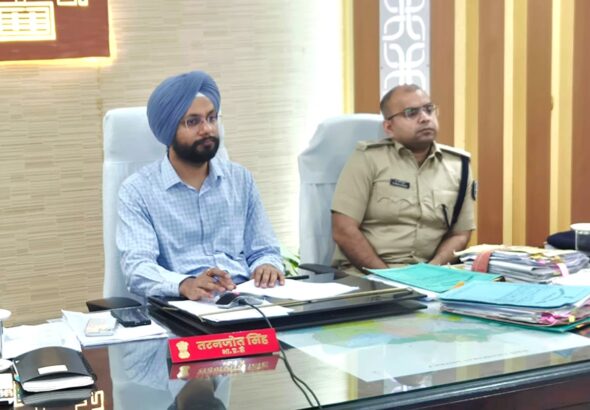 डीएम तरनजोत सिंह की अध्यक्षता में रामनवमी बैठक