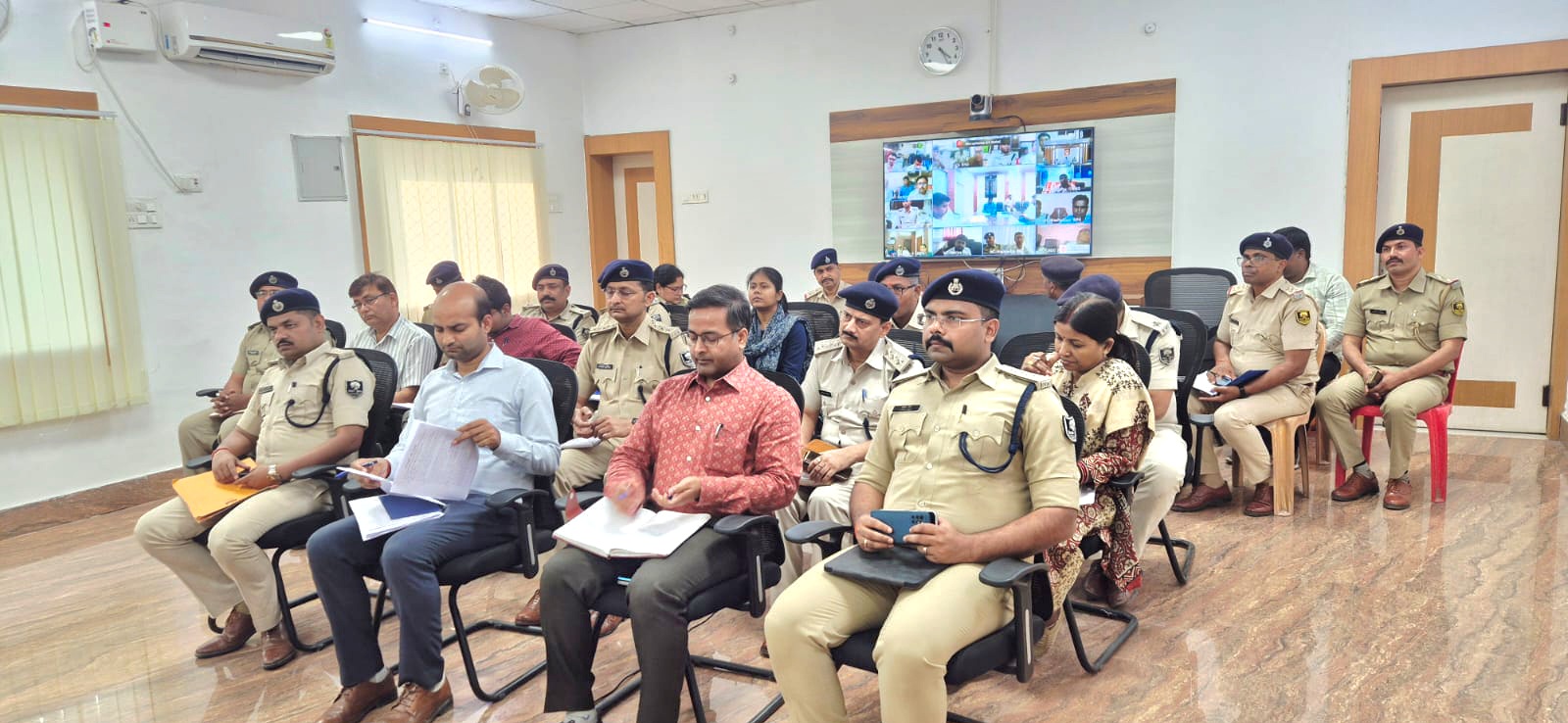 रामनवमी को लेकर बेतिया में जिला प्रशासन की बैठक