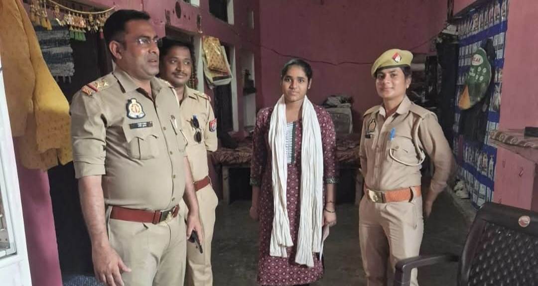 जसवंतनगर में महिला सुरक्षा अभियान के तहत घर-घर पहुंची पुलिस टीम
