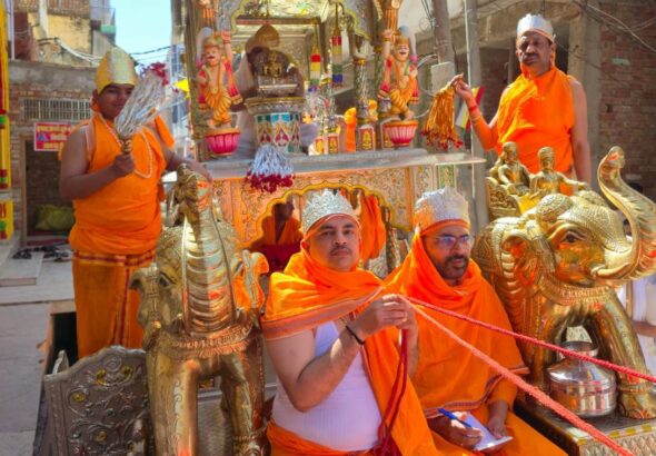 जसवंतनगर इटावा में महावीर जन्म कल्याणक शोभायात्रा