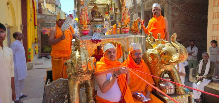 जसवंतनगर इटावा में महावीर जन्म कल्याणक शोभायात्रा
