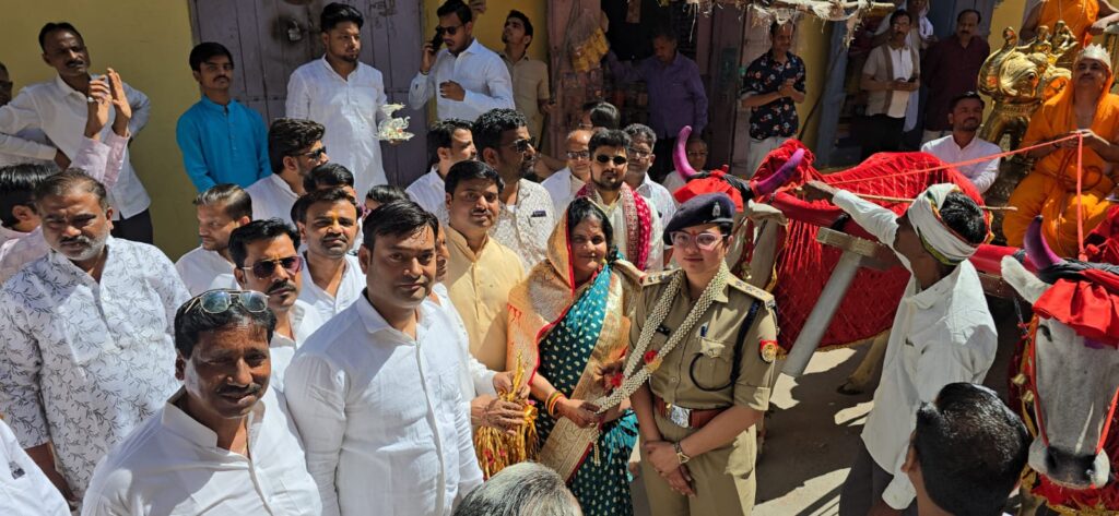 जसवंतनगर इटावा में महावीर जन्म कल्याणक शोभायात्रा