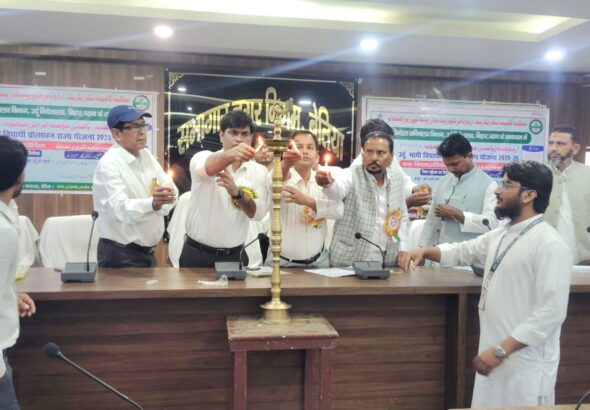 बेतिया में उर्दू वाद-विवाद प्रतियोगिता और जिला उर्दू नामा विमोचन कार्यक्रम