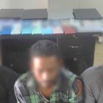 बेतिया में चोरी के मामले में बरामद स्मार्टफोन और गिरफ्तार आरोपी