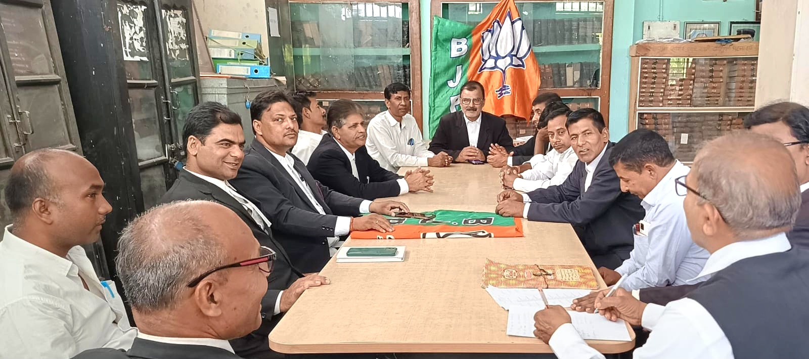 IMG 20260406 WA0034 हाजीपुर में भाजपा का 47वां स्थापना दिवस मनाते अधिवक्ता