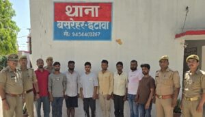इटावा बसरेहर में जुआ अड्डे पर पुलिस छापा, 8 जुआरी गिरफ्तार