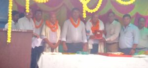 वैशाली: पीएमश्री राजकीयकृत मध्य विद्यालय राजापाकर में विदाई सह सम्मान समारोह, स्थानांतरित पदाधिकारियों का हुआ सम्मान