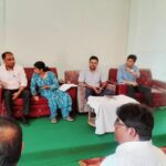 Bihar News :बैरिया में प्रभावित पंचायतों का उप विकास आयुक्त ने लिया जायजा, राहत कार्य तेज करने के निर्देश