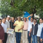 Delhi News :दिल्ली में संविधान बचाने के लिए कांग्रेस का धरना-प्रदर्शन, राहुल गांधी और खड़गे के नेतृत्व में पैदल मार्च