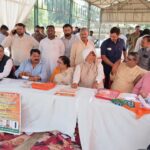Agra News:आगरा ग्रामीण के अकोला ब्लॉक में एमएलसी चुनाव के दौरान भाजपा नेता उपेंद्र सिंह ने निभाया दायित्व
