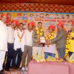 Agra News: क्षत्रिय महासभा राजपुर चुंगी ने हवन-यज्ञ और शस्त्र पूजन कर मनाया विजयदशमी पर्व